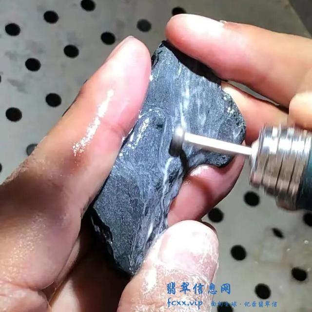 有着“成功男人影子”之称的墨翠，到底有怎样的魅力-4.jpg