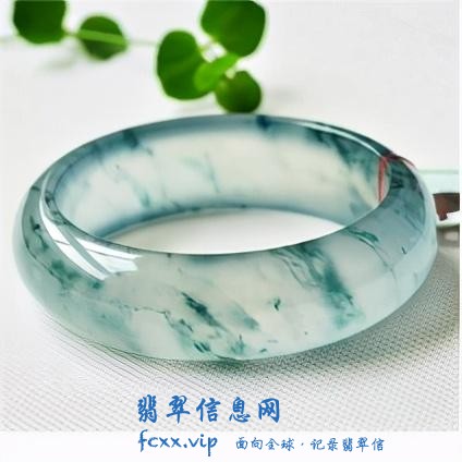 翡翠也分三六九等，顶级翡翠的三个标准，你都知道吗？-1.jpg