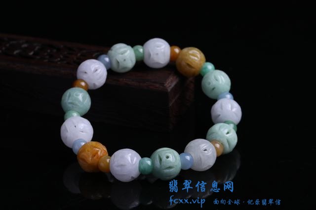 翡翠手串不仅仅用来装饰，这些功效也很重要-3.jpg