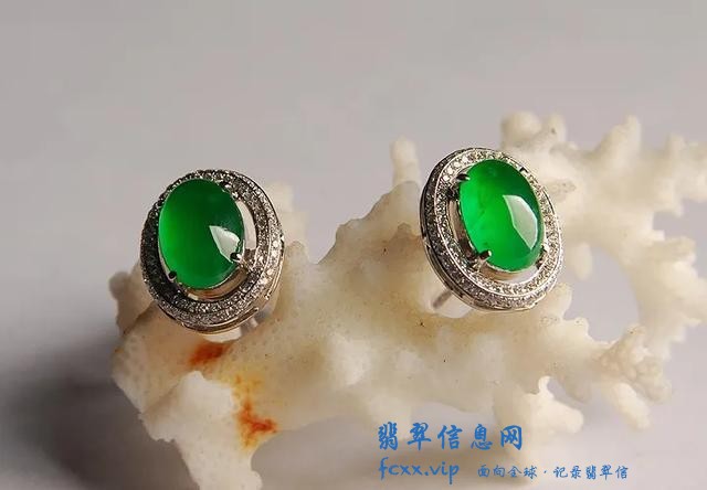 如何选购翡翠蛋面，选购玉雕戒指必知-4.jpg