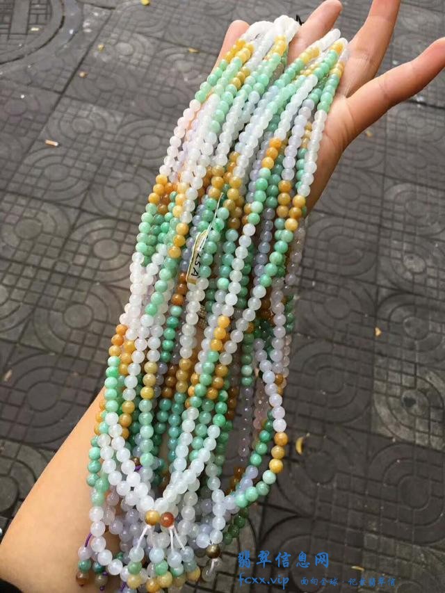 有一种美是与生俱来的，翡翠串珠-1.jpg