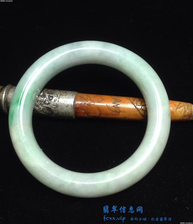 翡翠正确的鉴定手法-1.jpg