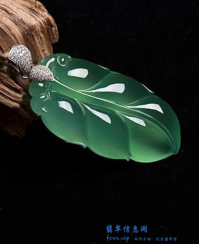 翡翠正确的鉴定手法-2.jpg