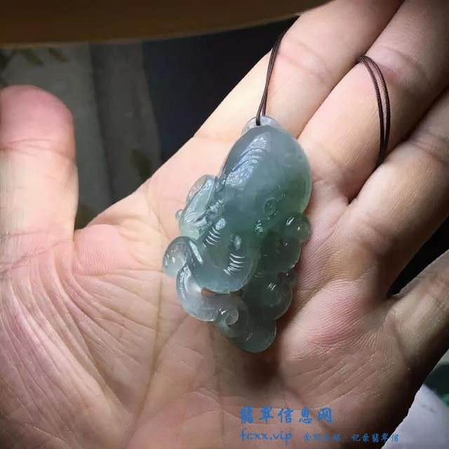 我是玉雕师，用翡翠雕刻实例说明玉雕中“料子不好工来救”的做法-6.jpg