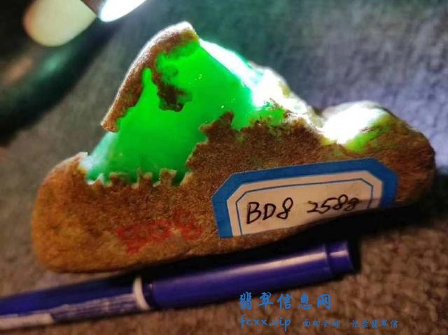 「翡翠常识」翡翠的分类、等级、什么原石容易出冰种（高清图解）-5.jpg