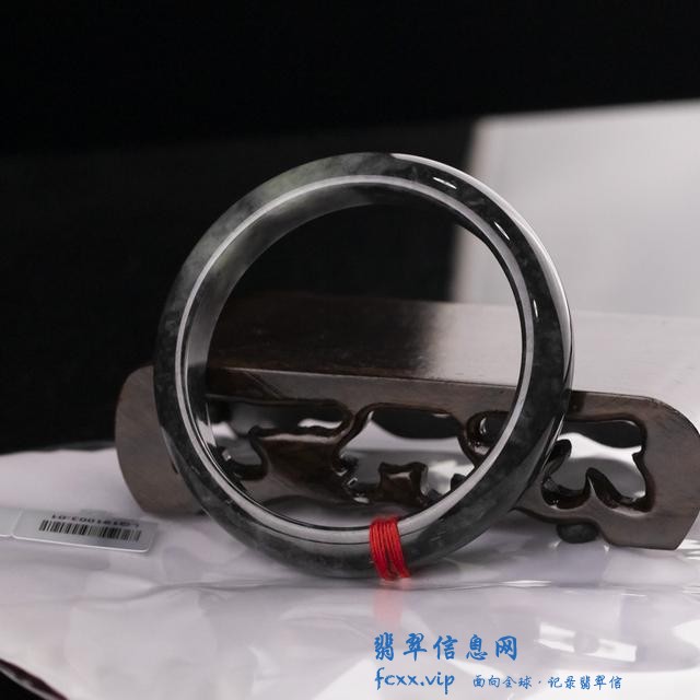 别看墨翠长得“黑”，就觉得墨翠是黑色的翡翠-2.jpg