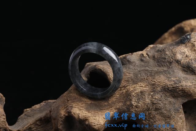 别看墨翠长得“黑”，就觉得墨翠是黑色的翡翠-6.jpg