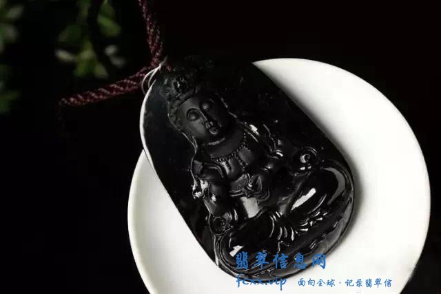 翡翠里的新贵族—墨翠-3.jpg