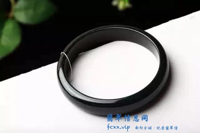 翡翠里的新贵族—墨翠-4.jpg