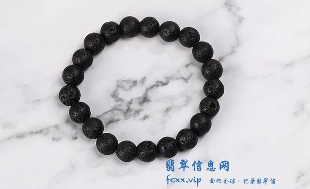 翡翠手镯到底算不算惊艳，看看有没有这三点特征，就能明白了-5.jpg