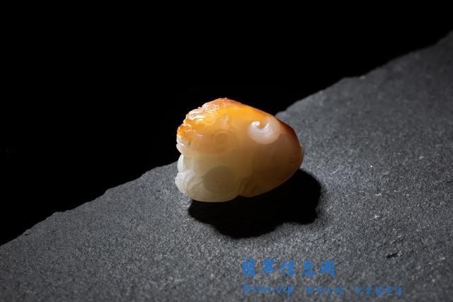 一些和田玉皮色的造假手法-3.jpg