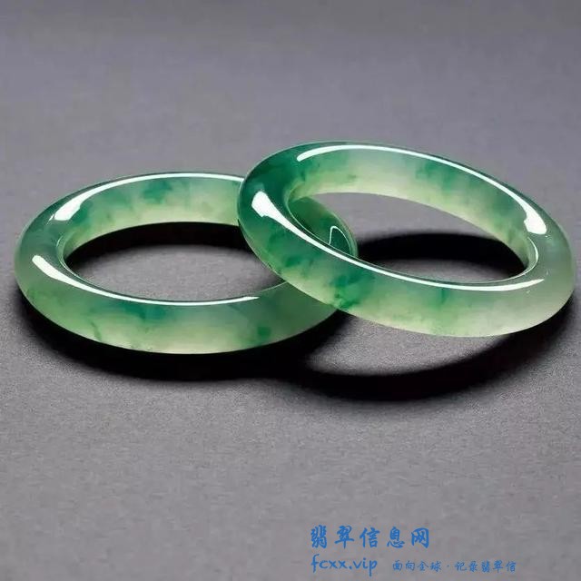 翡翠手镯何以见得比其它翡翠饰品更贵？-5.jpg