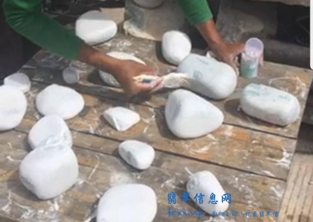 翡翠原石造假手段层出不穷，如何辨别成难题-4.jpg