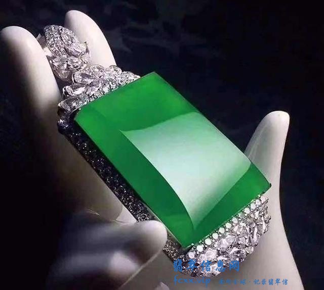 翡翠的雕刻技巧对价格的影响-6.jpg