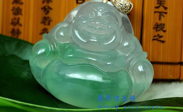 购买赌石的时候，到底是咋根据它的形态判断里面的呢？来了解这些-5.jpg