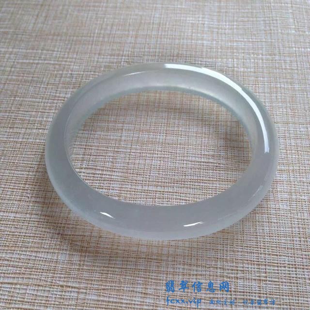 超详细翡翠手镯大全，哪种最适合你？-5.jpg