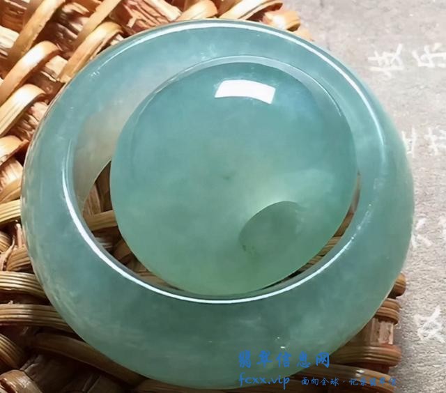 关于翡翠的“种水”，你了解多少呢-3.jpg
