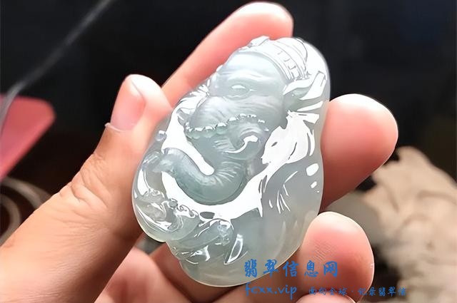 “玉不琢不成器”，看一块翡翠从原石到成品的过程，堪称惊艳-7.jpg