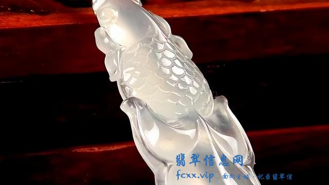 这几种保养翡翠手镯的方式，赶紧收藏起来，一定会越戴越透亮-2.jpg