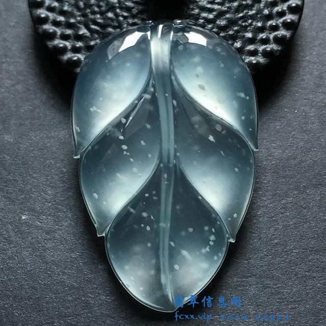 高冰雪花棉翡翠值钱吗？你了解多少？-3.jpg