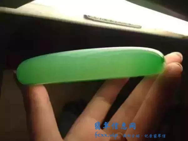90000买的翡翠戒面只值几十元，不想吃药就赶紧学学吧！-4.jpg