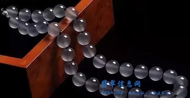 同样是做翡翠投资，为什么你的几十只翡翠手镯还抵不上一颗珠子？-6.jpg
