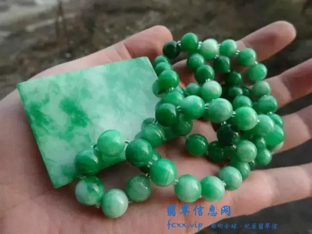 这四种有毒的玉石请远离，哪怕它们再漂亮-2.jpg
