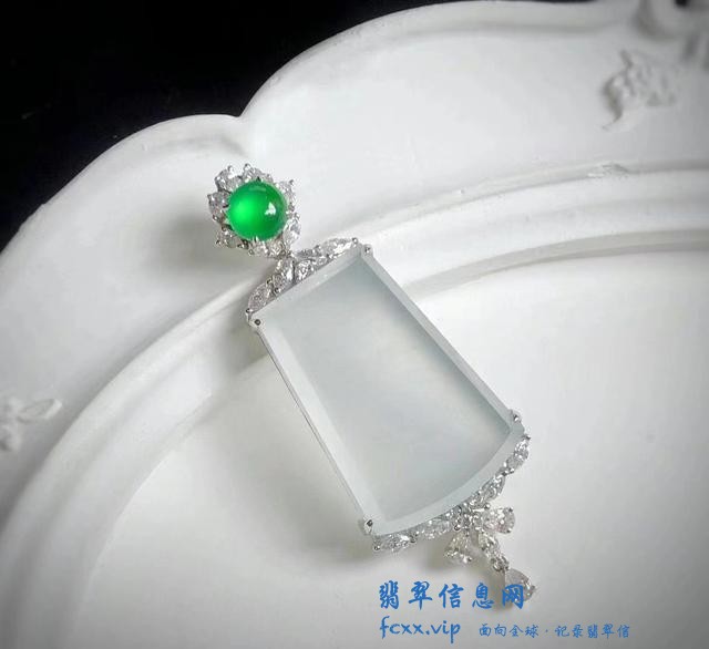 敢素面朝天，这样的翡翠才是行家的选择，也是高品质翡翠流行趋势-3.jpg