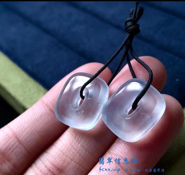 敢素面朝天，这样的翡翠才是行家的选择，也是高品质翡翠流行趋势-4.jpg