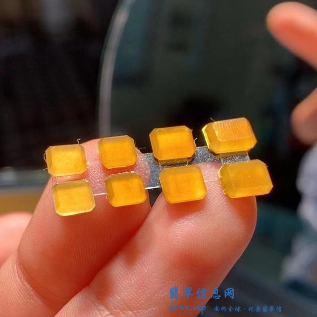 敢素面朝天，这样的翡翠才是行家的选择，也是高品质翡翠流行趋势-11.jpg