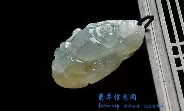 翡翠玉石的雕刻艺术和俏色技术-1.jpg
