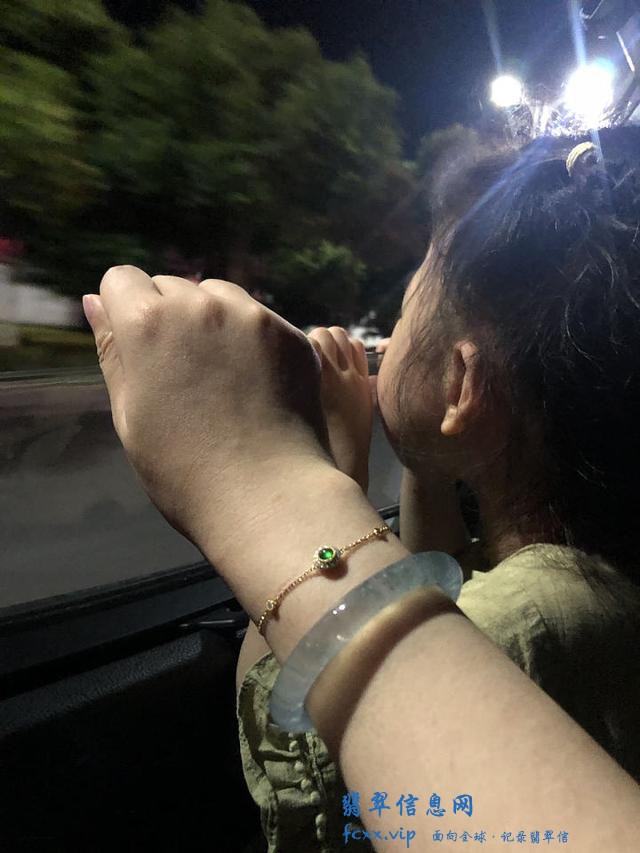 翡翠手镯到底什么样的最漂亮？-2.jpg