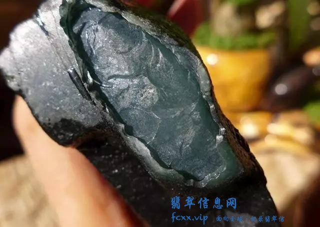 赌石五个步骤，赌种、赌色、赌底、赌雾、赌裂-10.jpg