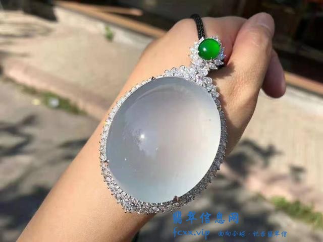 翡翠中小如绿豆，大如鸡蛋的首饰，是原石的精华所在可做百变造型-7.jpg