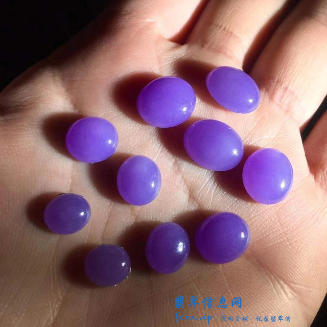翡翠中小如绿豆，大如鸡蛋的首饰，是原石的精华所在可做百变造型-9.jpg