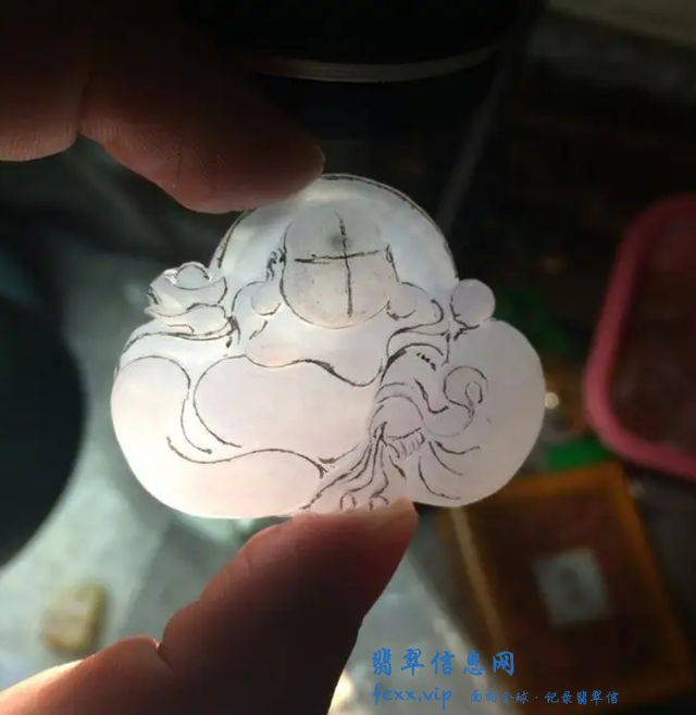 翡翠雕刻，绝不像你想象的那么简单-1.jpg