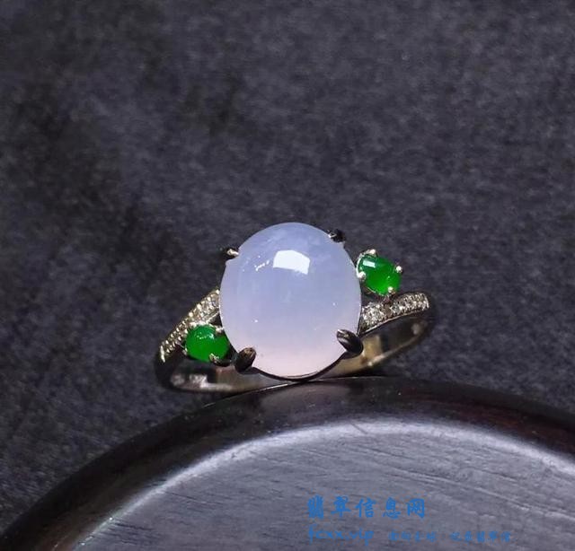 翡翠戒面最新的镶嵌手法，不仅古典，而且造型时尚-3.jpg
