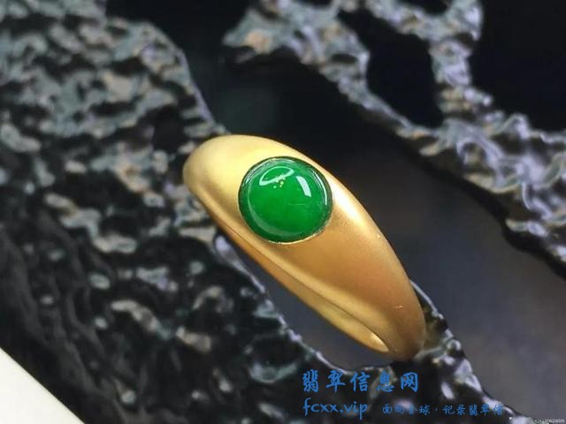 翡翠戒面最新的镶嵌手法，不仅古典，而且造型时尚-9.jpg