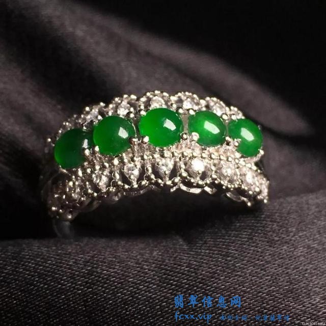 翡翠戒面最新的镶嵌手法，不仅古典，而且造型时尚-12.jpg