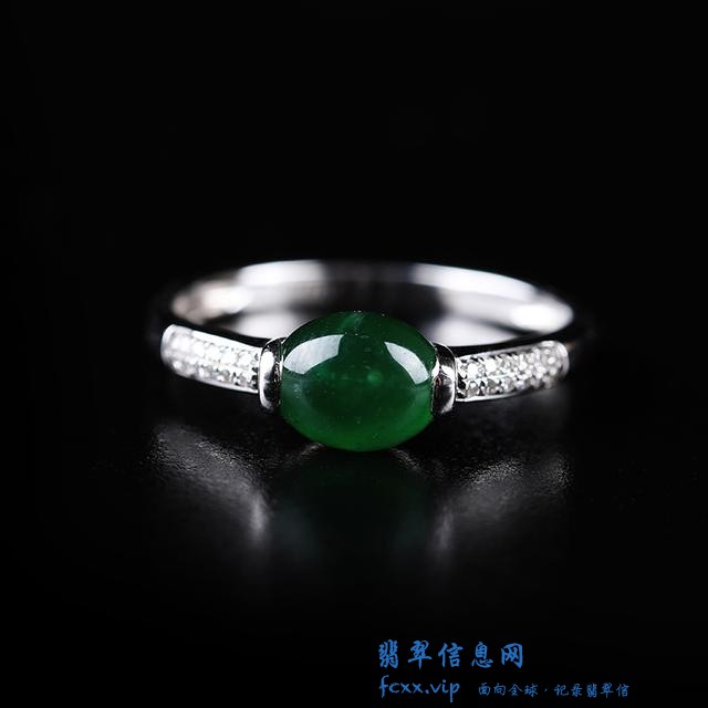 手粗手细都可以佩戴翡翠戒指，最重要是选对款式-4.jpg