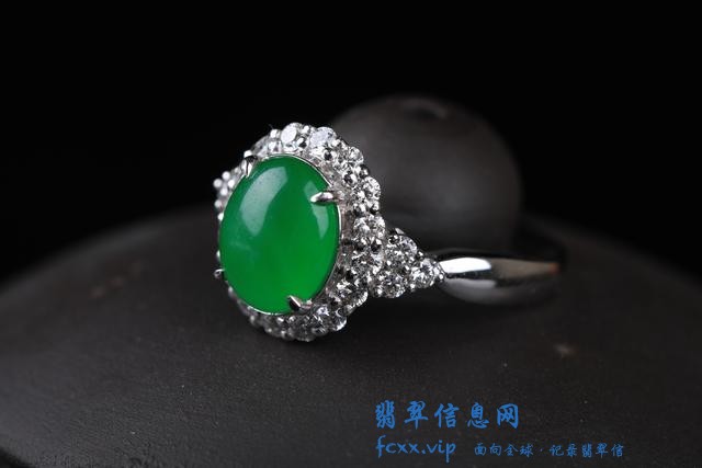 手粗手细都可以佩戴翡翠戒指，最重要是选对款式-6.jpg