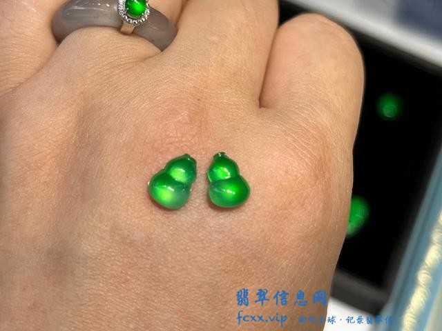 翡翠要养是不是有点新鲜感？这就是“人养玉，玉养人”的意义所在-7.jpg