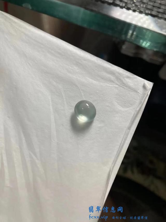分享一枚玻璃种白冰蛋-1.jpg
