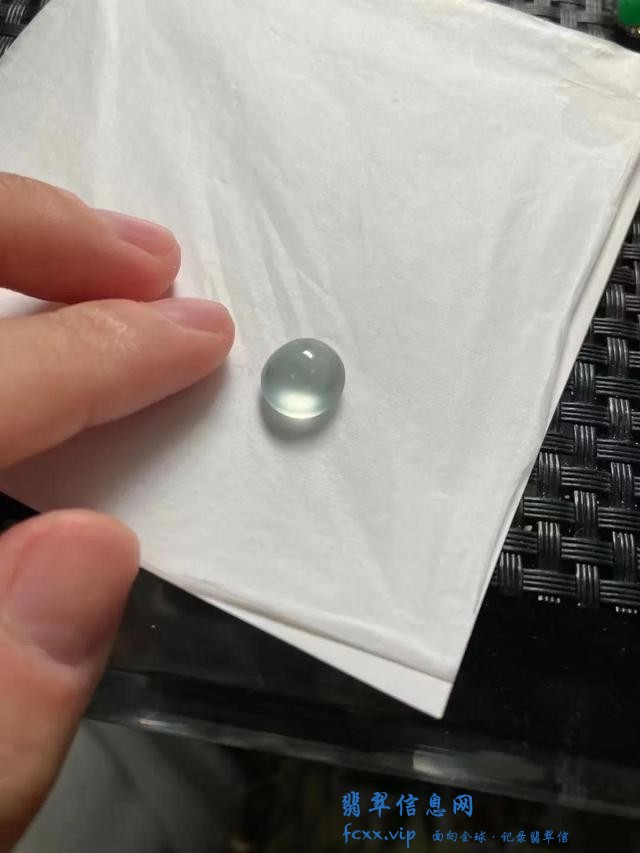 分享一枚玻璃种白冰蛋-3.jpg