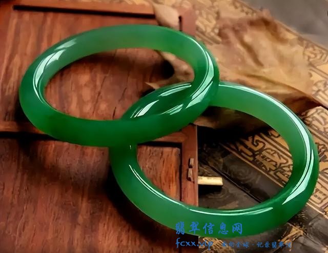 4种翡翠辅助鉴定方法，购买翡翠务必要注意-1.jpg