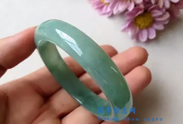 4种翡翠辅助鉴定方法，购买翡翠务必要注意-5.jpg