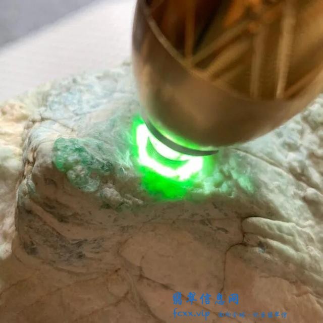 少见的木那包浆皮料子，戒面级别，行家值得收藏-3.jpg