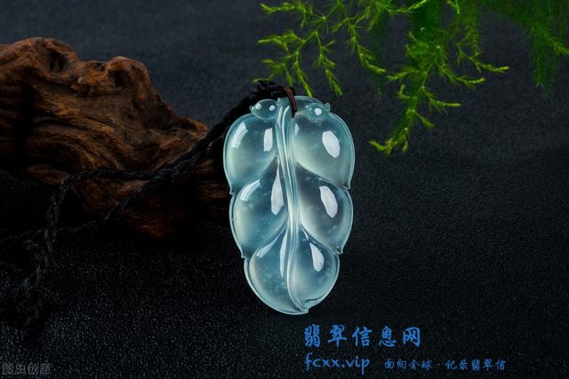 高冰翡翠和冰种翡翠的区别-3.jpg