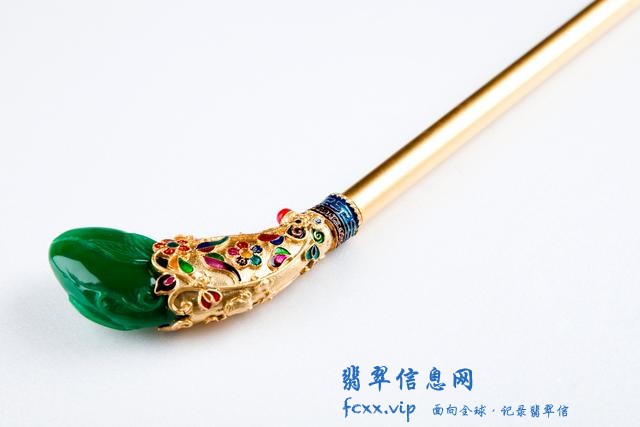 如何辨别翡翠的真假？这里有一份辨别攻略，速取-1.jpg