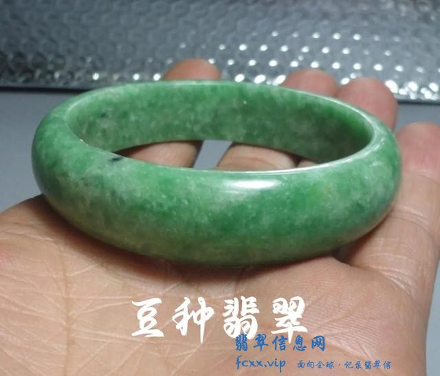 什么是翡翠的种水，什么样的种多少钱能买到？一分钟让你明白-4.jpg